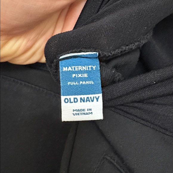 Old Navy Black Maternity Pixie Pants - Picture 4 of 5